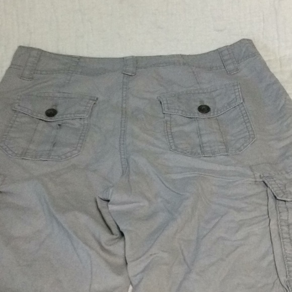 Old Navy light weight cargo shorts Size 30.  M22 - Picture 4 of 7